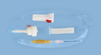 Система для вливаний гемотрансфузионная для крови с пластиковой иглой — 20 шт/уп купить оптом в Новокузнецке